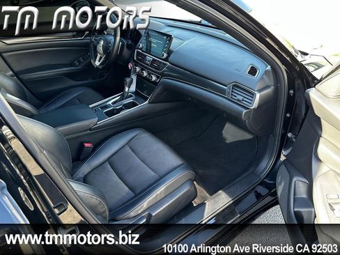 Used 2018 Honda Accord Sport image 11