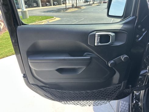 Used 2020 Jeep Wrangler Unlimited Sport AWD/4WD image 14