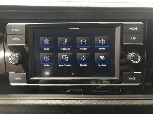 Used 2024 Volkswagen Jetta SE image 19