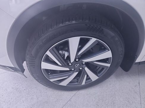 Used 2024 Nissan Murano SL image 10