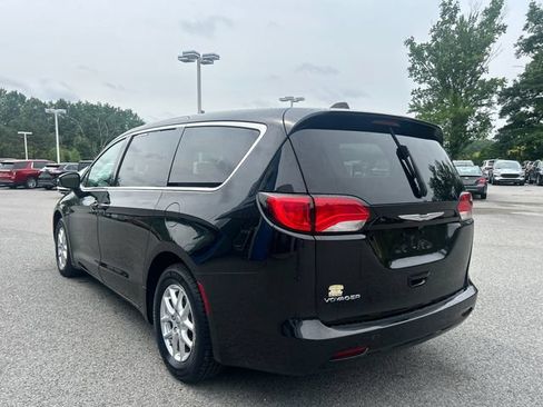 Used 2023 Chrysler Voyager LX FWD image 6
