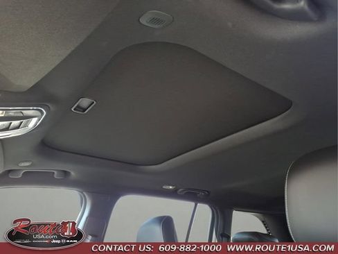 Used 2023 Jeep Grand Cherokee Altitude AWD/4WD image 29