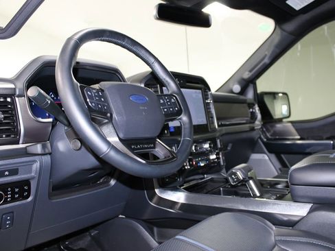 Used 2025 Ford F150 Platinum image 19