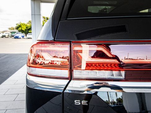 New 2026 Volkswagen Atlas SE image 14