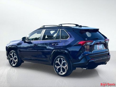Certified 2025 Toyota RAV4 XSE w/ Weather Package AWD/4WD image 4