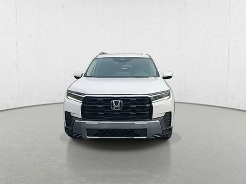 New 2026 Honda Pilot Touring image 3