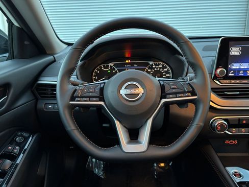 Used 2025 Nissan Altima 2.5 SR image 28