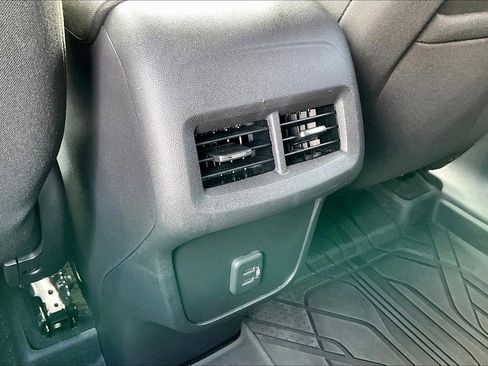 Certified 2023 Chevrolet Equinox LT w/ LPO, Floor Liner Package image 10