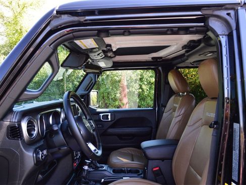 Certified 2020 Jeep Gladiator Rubicon w/ LED Lighting Group image 17