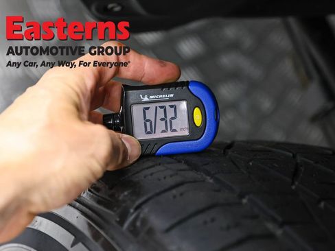 Used 2018 Toyota Tacoma TRD Sport AWD/4WD image 29