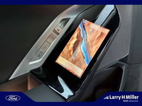 Used 2025 BMW 760i xDrive w/ Premium Package image 35