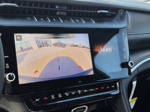 New 2026 Jeep Grand Cherokee Altitude image 14