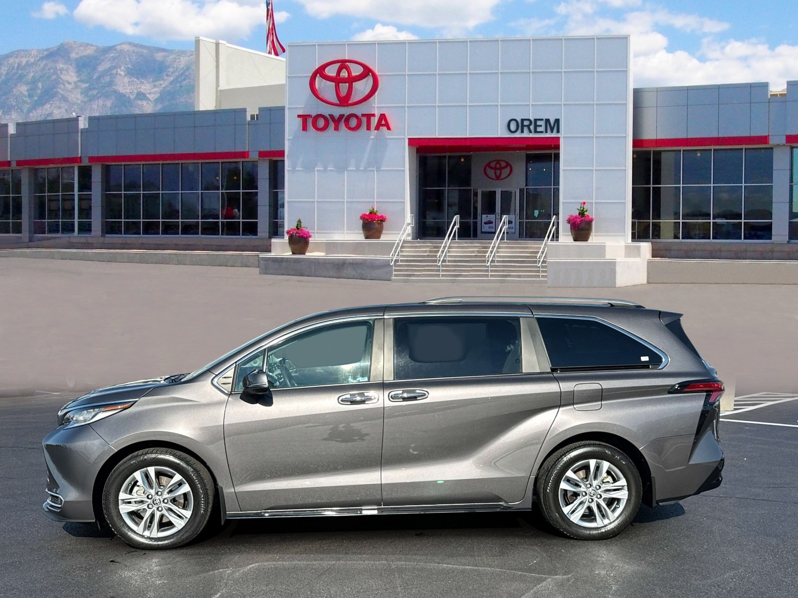 Used 2023 Toyota Sienna Limited FWD image 7