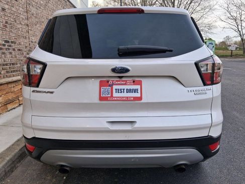 Used 2017 Ford Escape Titanium image 4