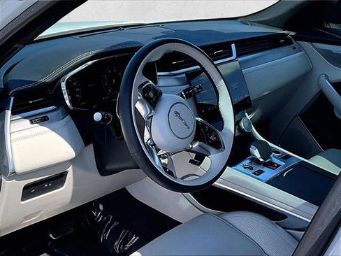 Used 2025 Jaguar F-PACE R-Dynamic S image 13