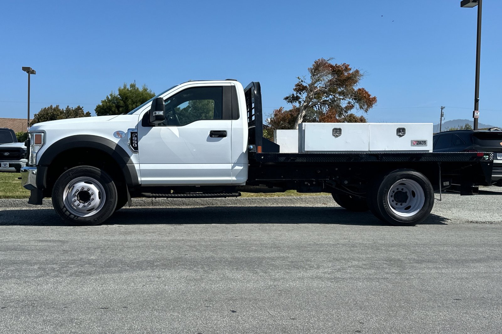 Used 2022 Ford F550 2WD Regular Cab Super Duty image 2