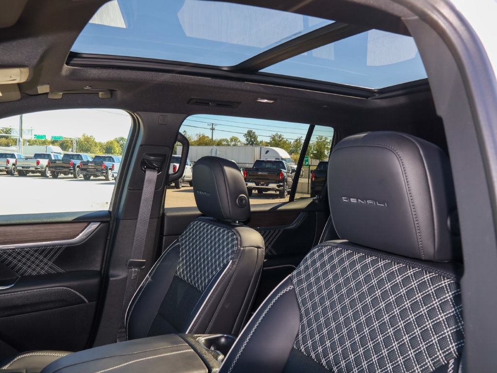 New 2026 GMC Acadia Denali w/ Super Cruise Package AWD/4WD image 9