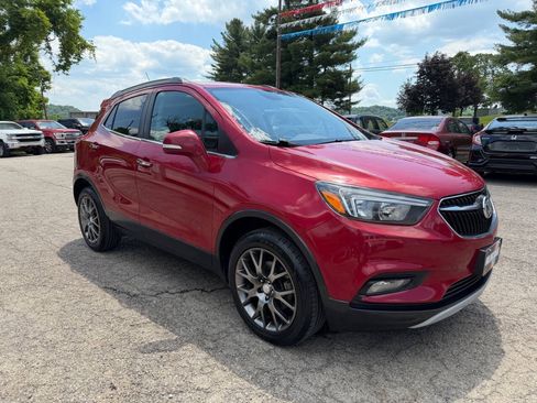 Used 2018 Buick Encore Sport Touring AWD/4WD image 2
