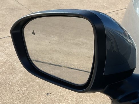 Used 2025 Nissan Kicks SV image 11