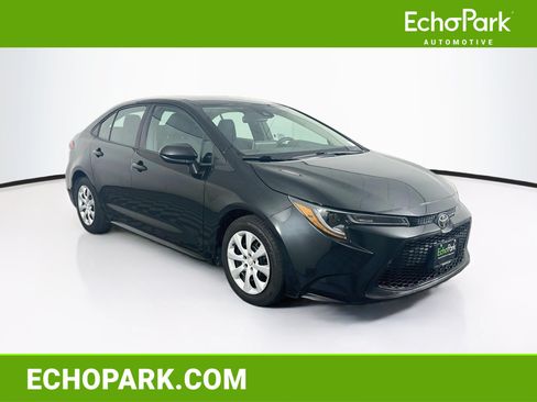 Used 2021 Toyota Corolla LE FWD image 1