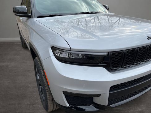 New 2025 Jeep Grand Cherokee L Limited image 41