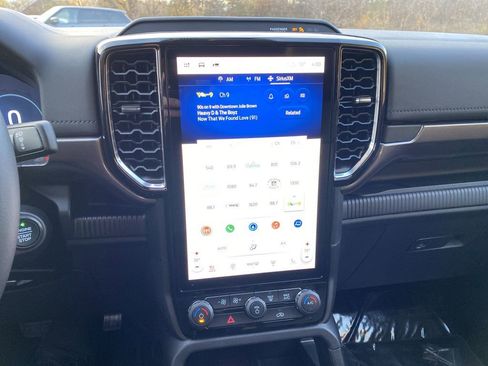 New 2025 Ford Ranger Lariat w/ FX4 Off-Road Package image 9