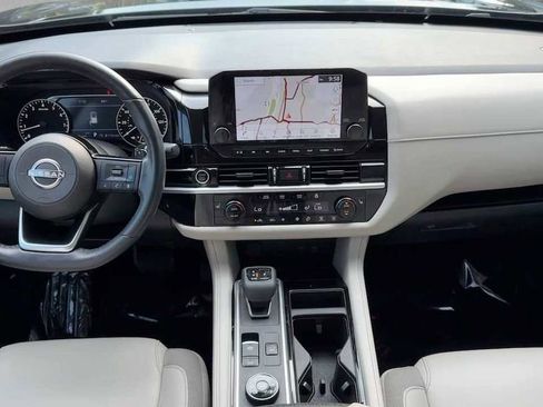 Certified 2023 Nissan Pathfinder SL image 11