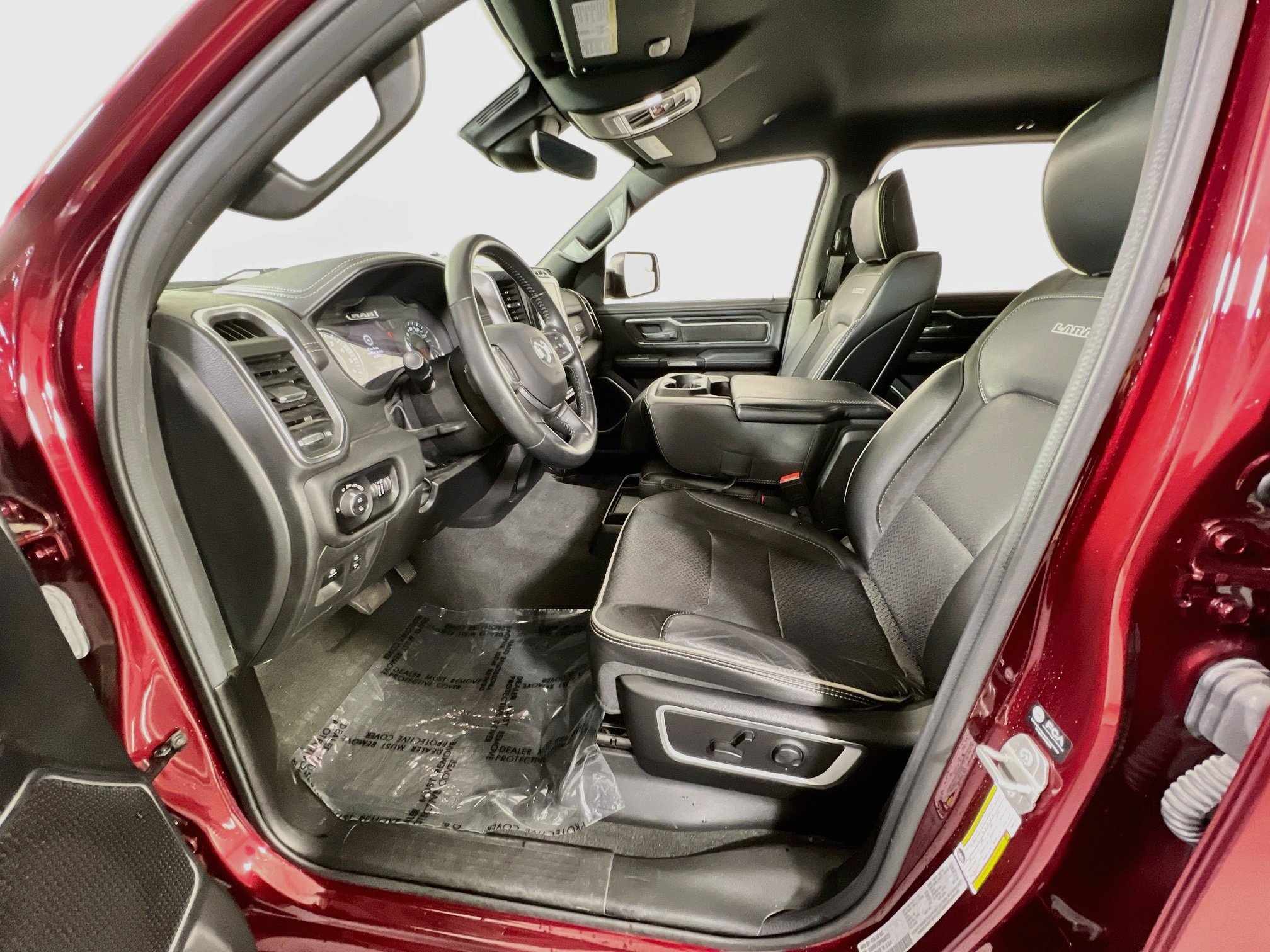 Used 2023 RAM 1500 Laramie AWD/4WD image 21