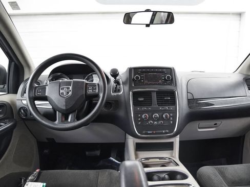 Used 2015 Dodge Grand Caravan SXT image 24