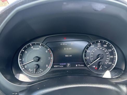 Used 2019 INFINITI QX50 Essential w/ Sensory Package image 44