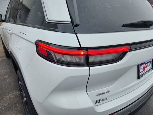 New 2026 Jeep Grand Cherokee Limited image 5