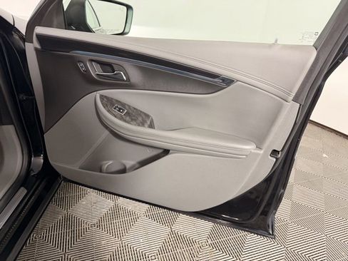 Used 2015 Chevrolet Impala LTZ image 32