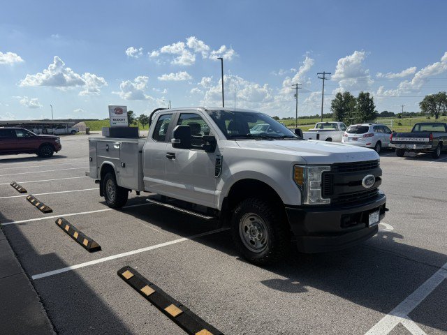 Used 2017 Ford F250 XL w/ Power Equipment Group AWD/4WD image 3