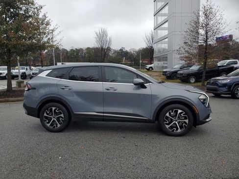 Used 2023 Kia Sportage EX image 2