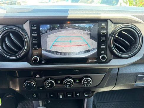 Used 2020 Toyota Tacoma TRD Sport w/ Technology Package AWD/4WD image 12