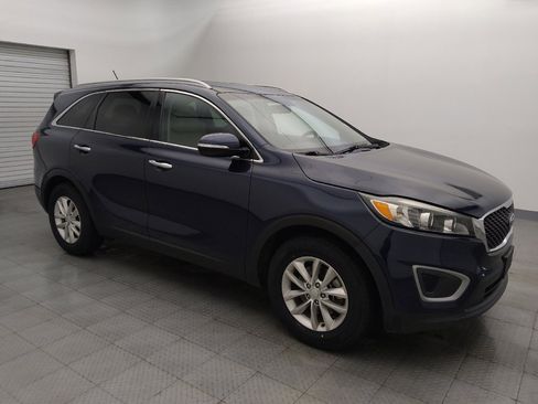 Used 2018 Kia Sorento LX image 11