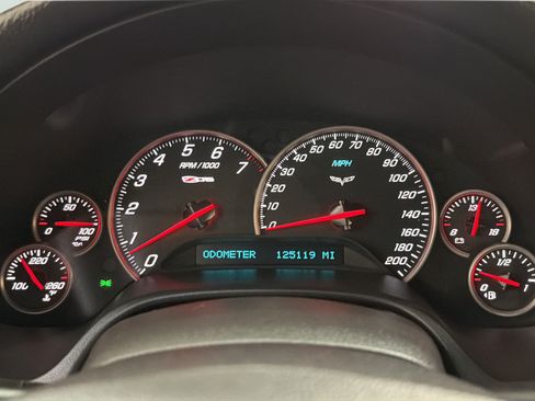 Used 2006 Chevrolet Corvette Z06 w/ Preferred Equipment Group RWD image 29