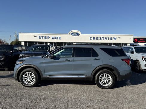 Certified 2025 Ford Explorer Active image 8