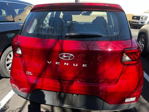 Certified 2023 Hyundai Venue SE FWD image 12
