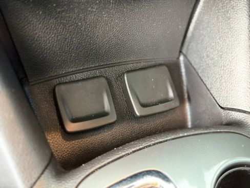 Used 2018 Chevrolet Cruze LT image 13