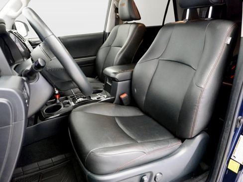 Used 2021 Toyota 4Runner TRD Off-Road Premium w/ Moonroof Package AWD/4WD image 10