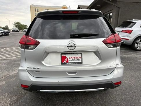 Used 2018 Nissan Rogue S w/ S Value Package AWD/4WD image 4