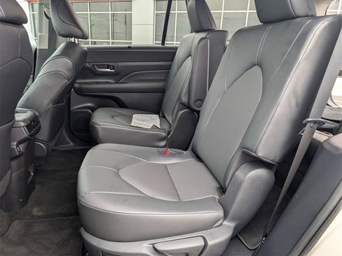 Used 2024 Toyota Grand Highlander XLE image 29