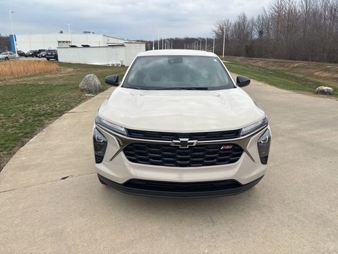 New 2026 Chevrolet Trax RS w/ Driver Confidence Package FWD image 12