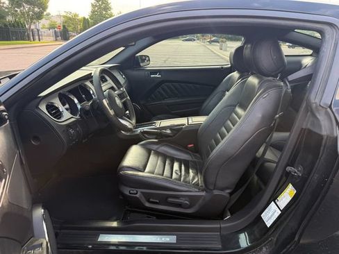 Used 2012 Ford Mustang GT Premium w/ HID Headlamps & Security Pkg RWD image 8