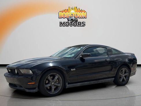 Used 2011 Ford Mustang GT Premium w/ Security Pkg RWD image 2