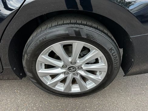Used 2019 Toyota Camry LE FWD image 10