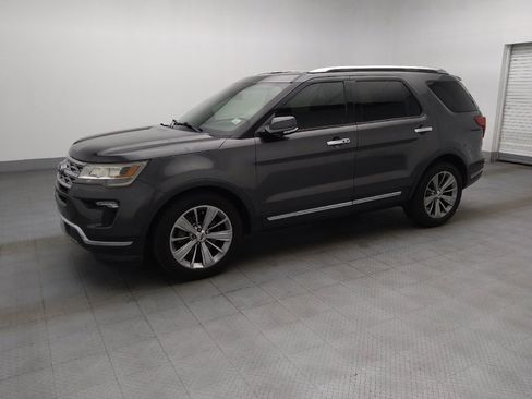 Used 2018 Ford Explorer Limited FWD image 2