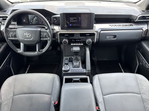 Used 2025 Toyota Tacoma SR5 AWD/4WD image 27
