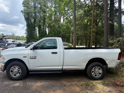 Used 2014 RAM 2500 Tradesman w/ Chrome Appearance Group RWD image 3